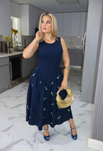 Load image into Gallery viewer, Dress Flor
