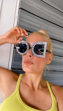 Load image into Gallery viewer, Diva Sunglasses
